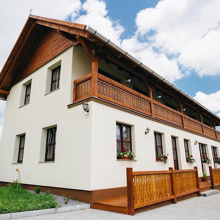 Vendegvaro Panzio Lupeni  Exterior foto